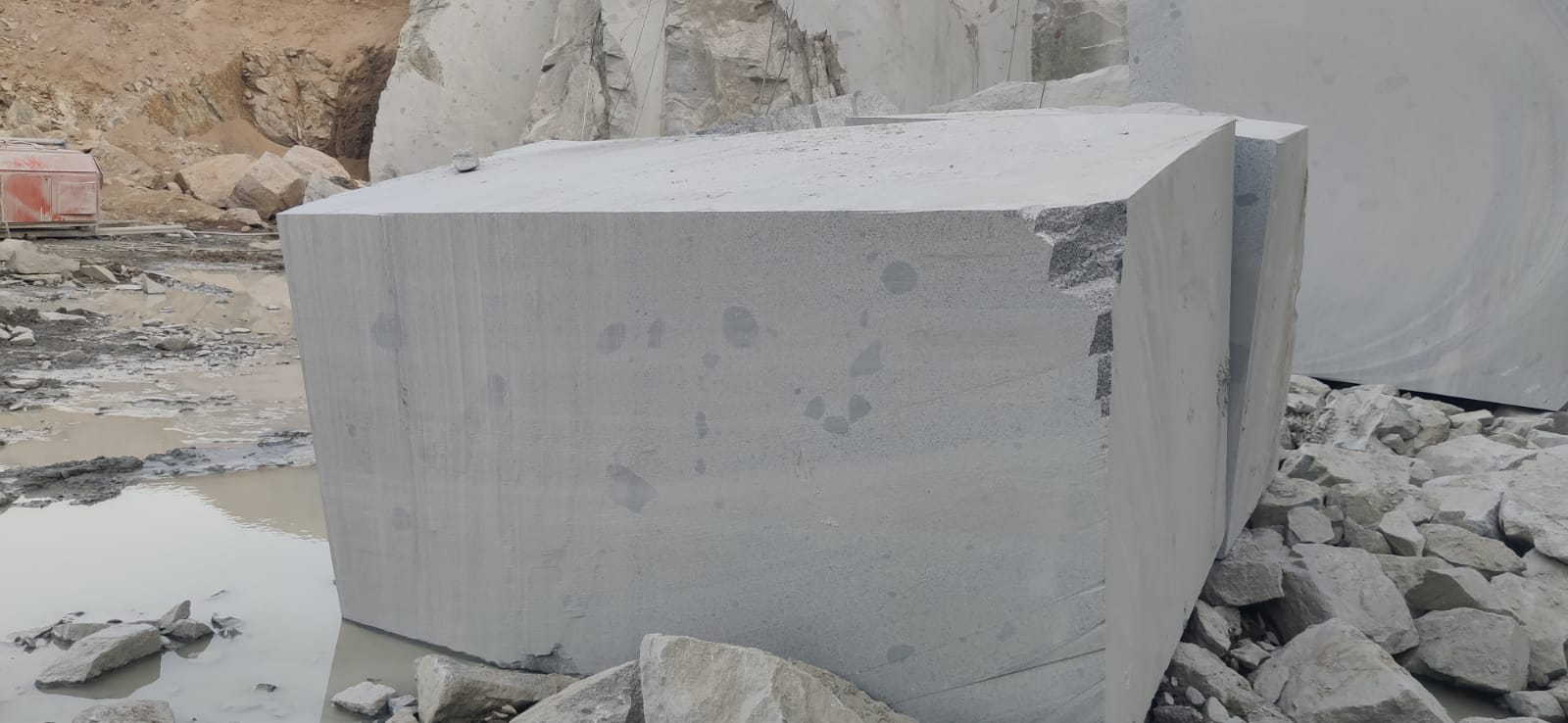 kaya granit , granit mozaik , granit kumu , granit blok , granit döşeme , granit palk taş